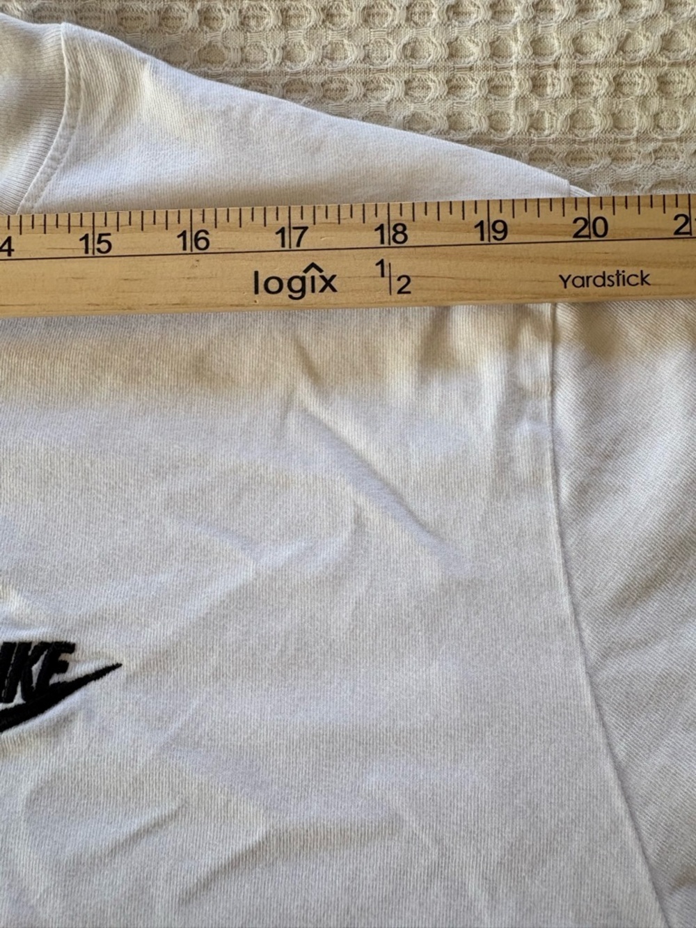 Nike Air Earth T-Shirt White CT6541-100 Beaverton OR Mens Size XXL Made in Egypt - Picture 9 of 13